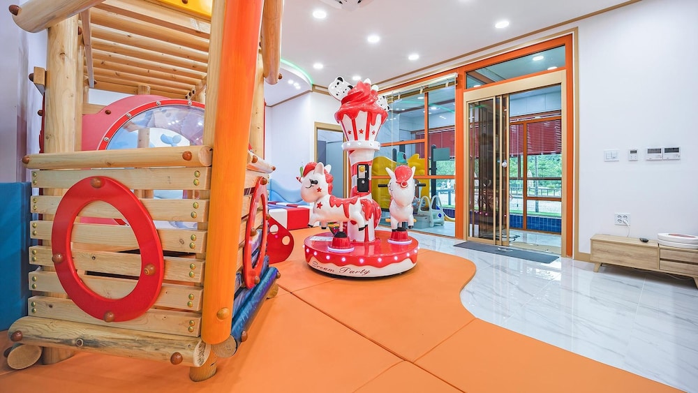 pocheon wuri kids poolvilla