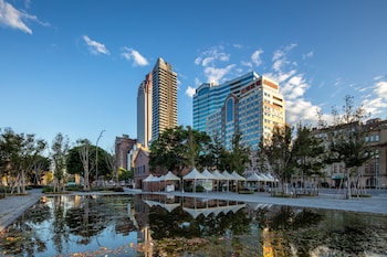 roaders plus hotel taipei station