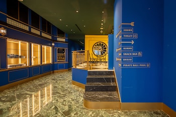 roaders plus hotel taipei station