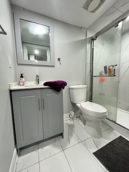 luxury 2 bedroom 2 full baths rooms