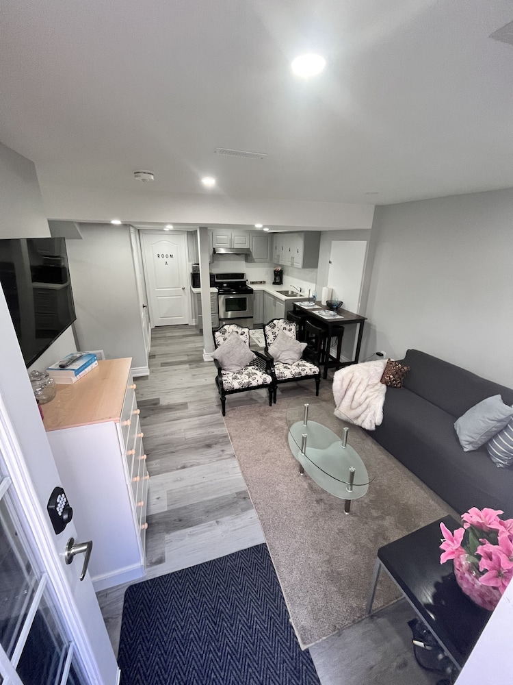 luxury 2 bedroom 2 full baths rooms