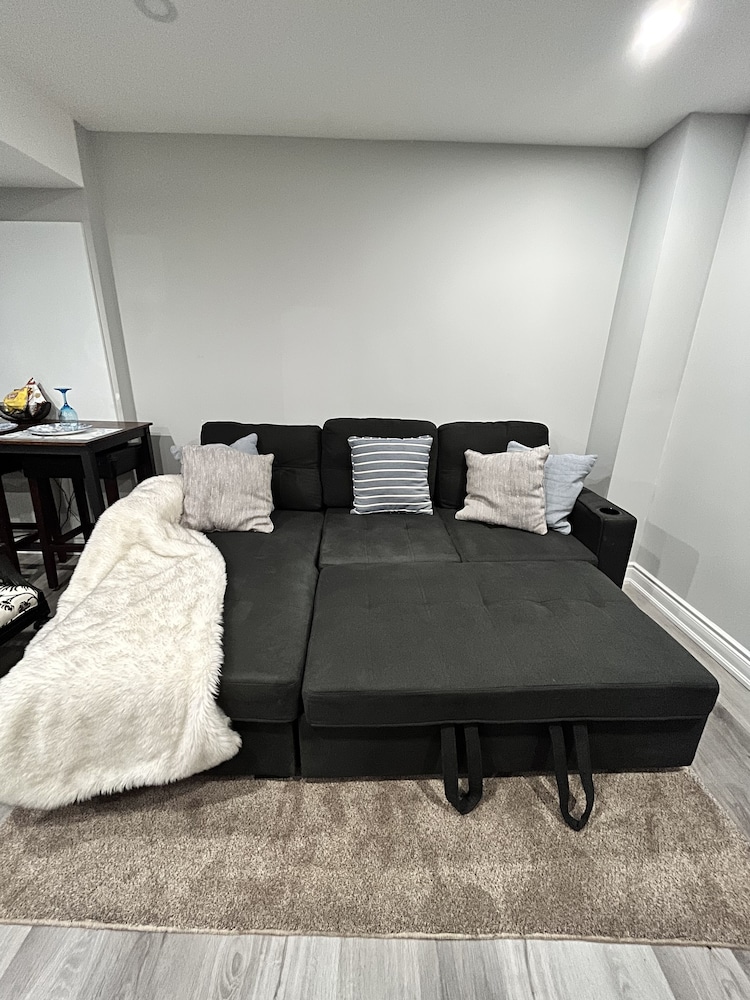 luxury 2 bedroom 2 full baths rooms