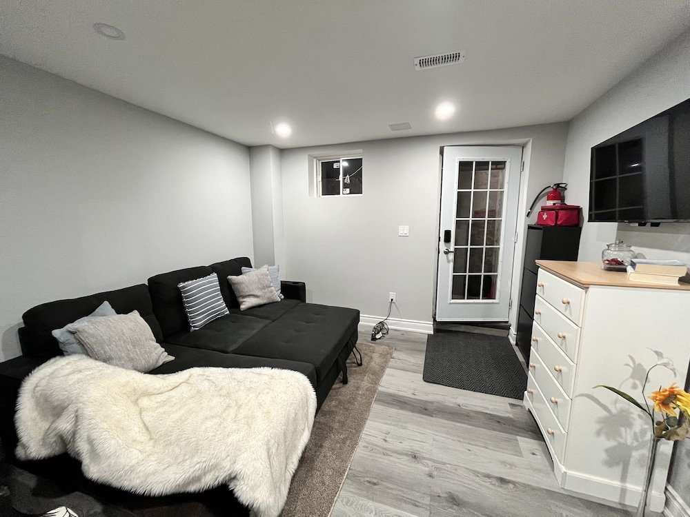 luxury 2 bedroom 2 full baths rooms