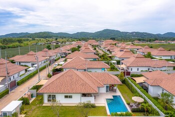 private 3 bedroom pool villa ms22