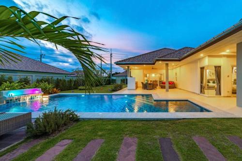 private 3 bedroom pool villa ms22