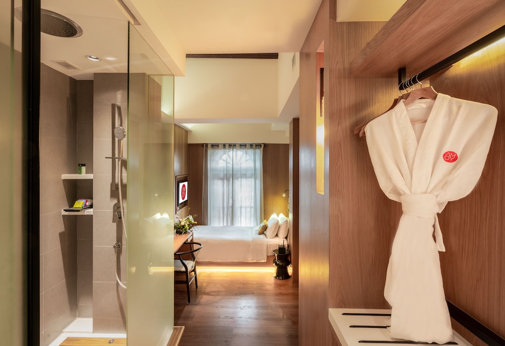 amoy by far east hospitality