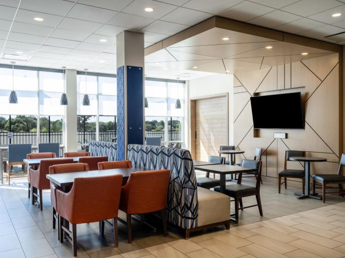 holiday inn express and suites meridian boise west an ihg hotel