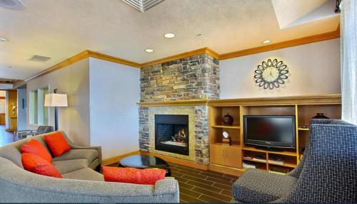 holiday inn express and suites meridian boise west an ihg hotel