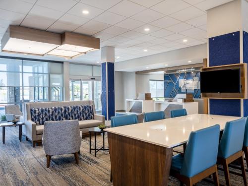 holiday inn express and suites meridian boise west an ihg hotel