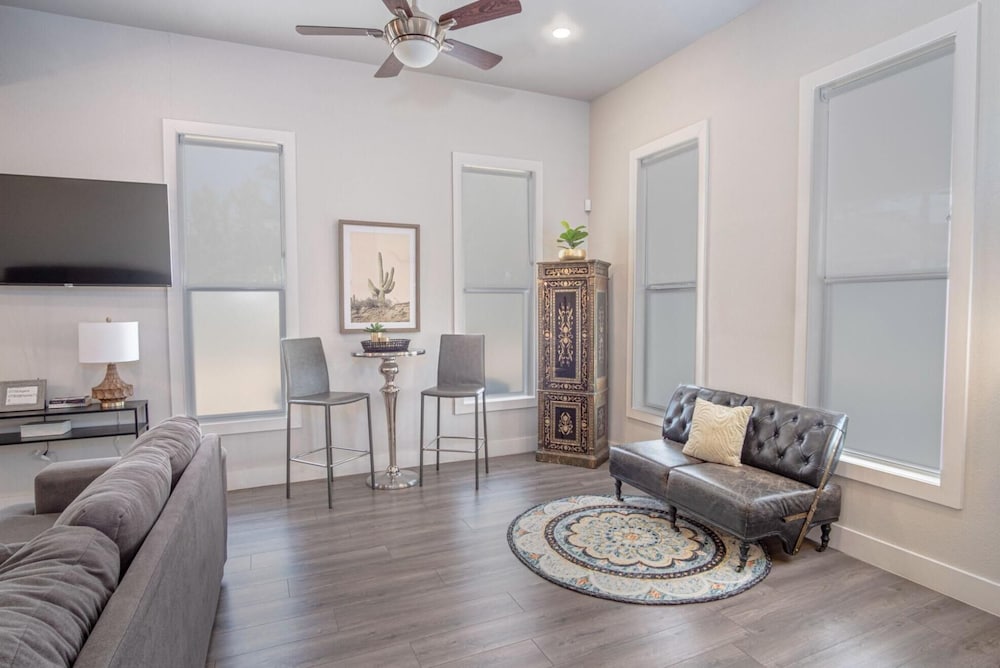 gorgeous family friendly home near downtown