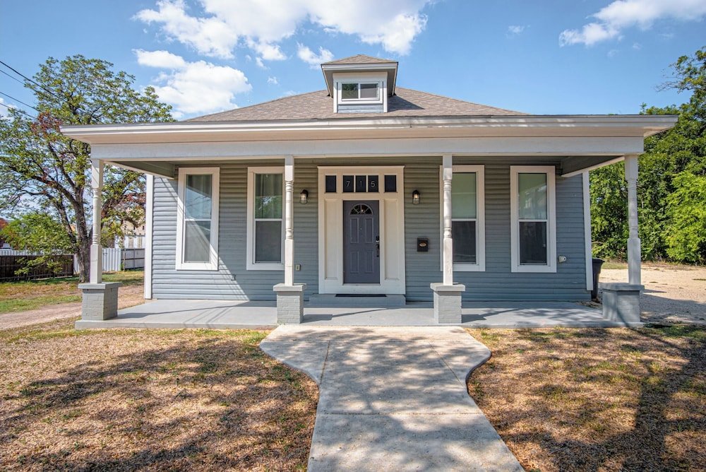 gorgeous family friendly home near downtown