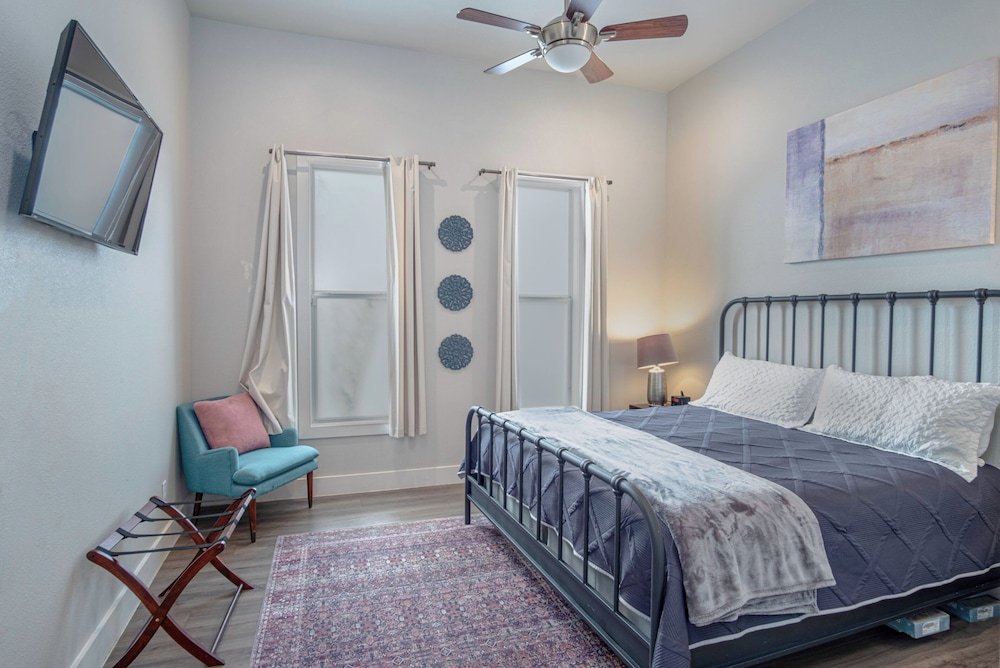 gorgeous family friendly home near downtown