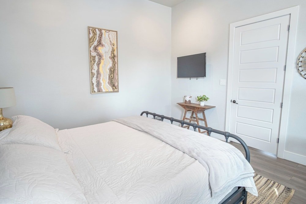 gorgeous family friendly home near downtown