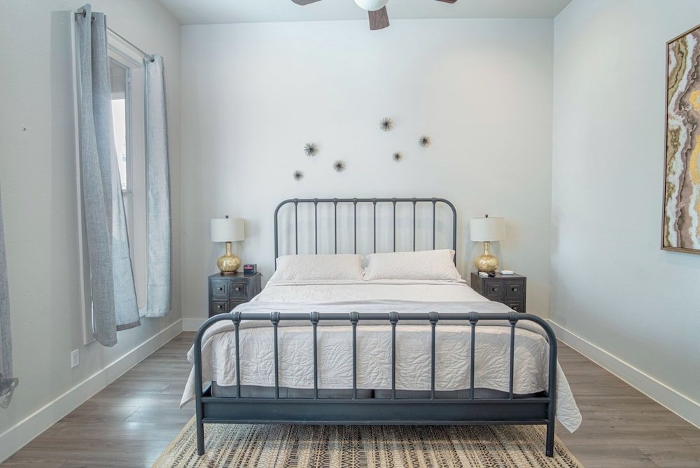 gorgeous family friendly home near downtown