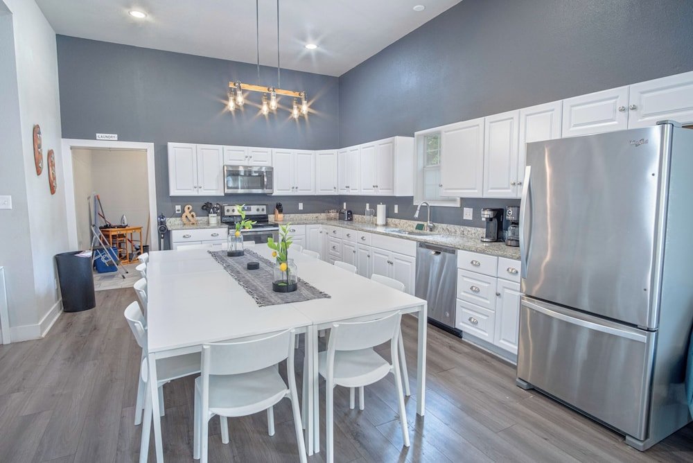 gorgeous family friendly home near downtown