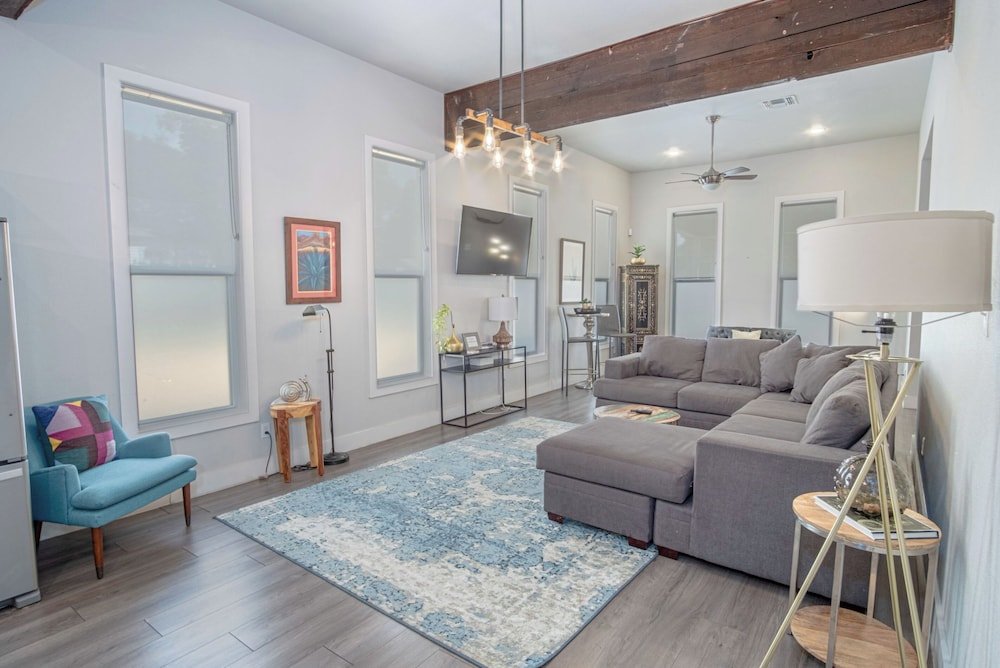 gorgeous family friendly home near downtown