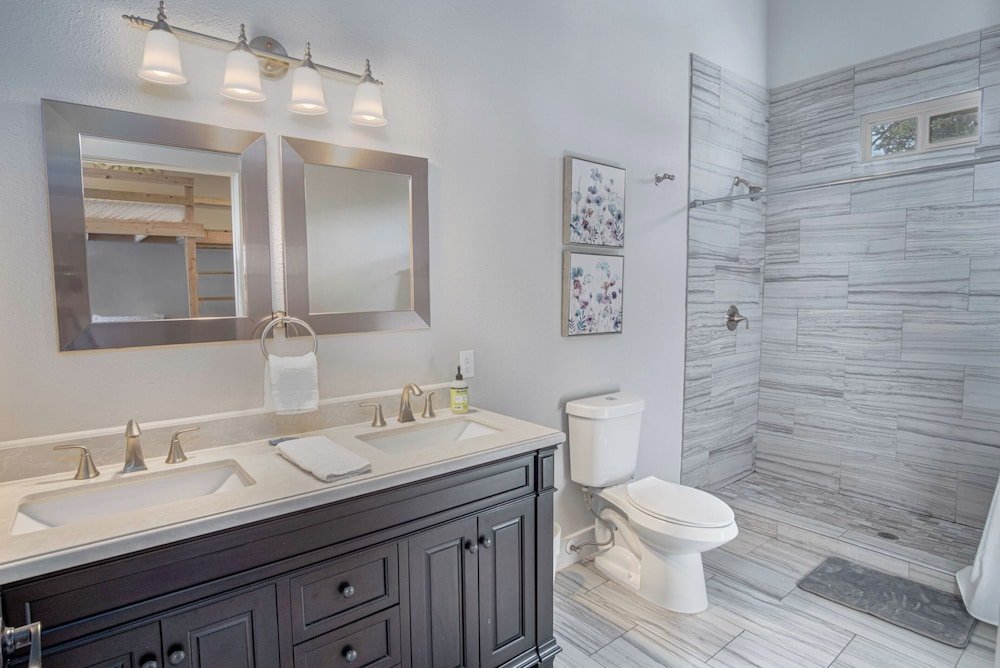 gorgeous family friendly home near downtown
