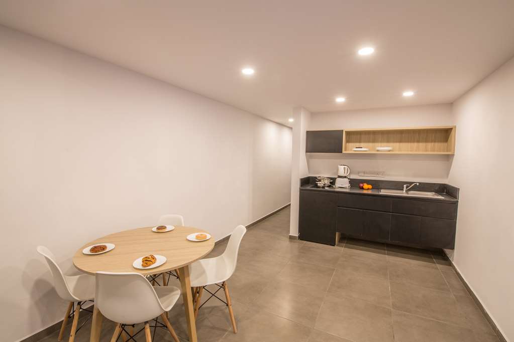 anthea hotel apartments