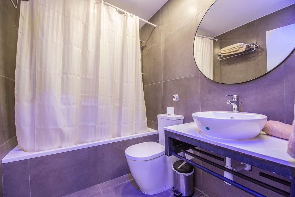 anthea hotel apartments