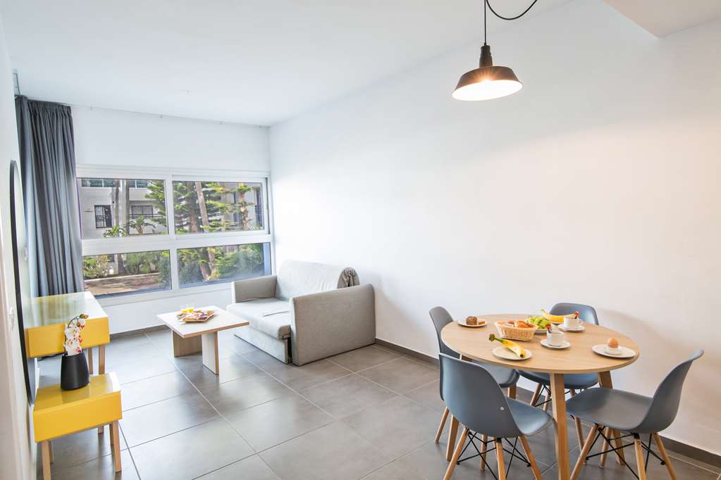 anthea hotel apartments