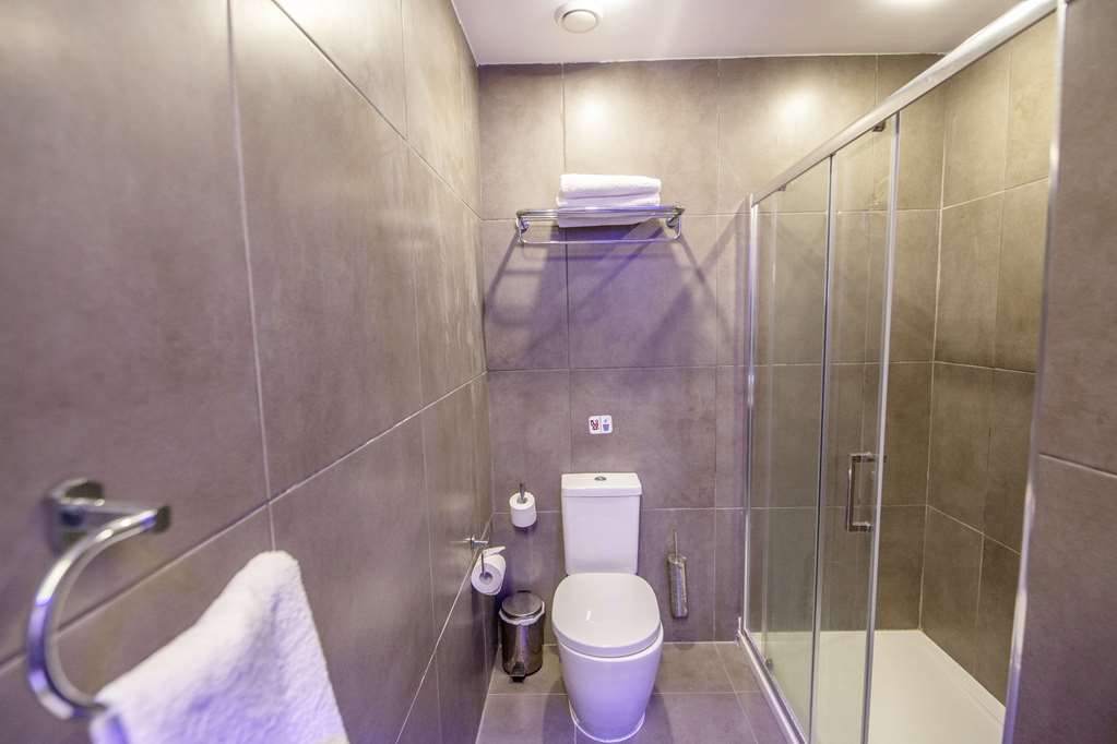 anthea hotel apartments