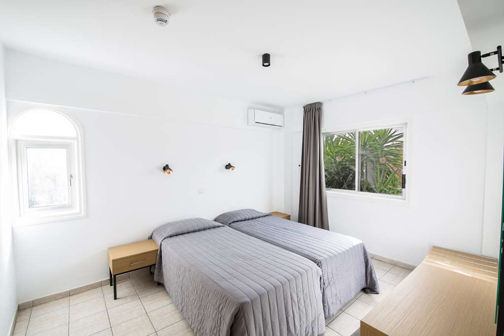 anthea hotel apartments