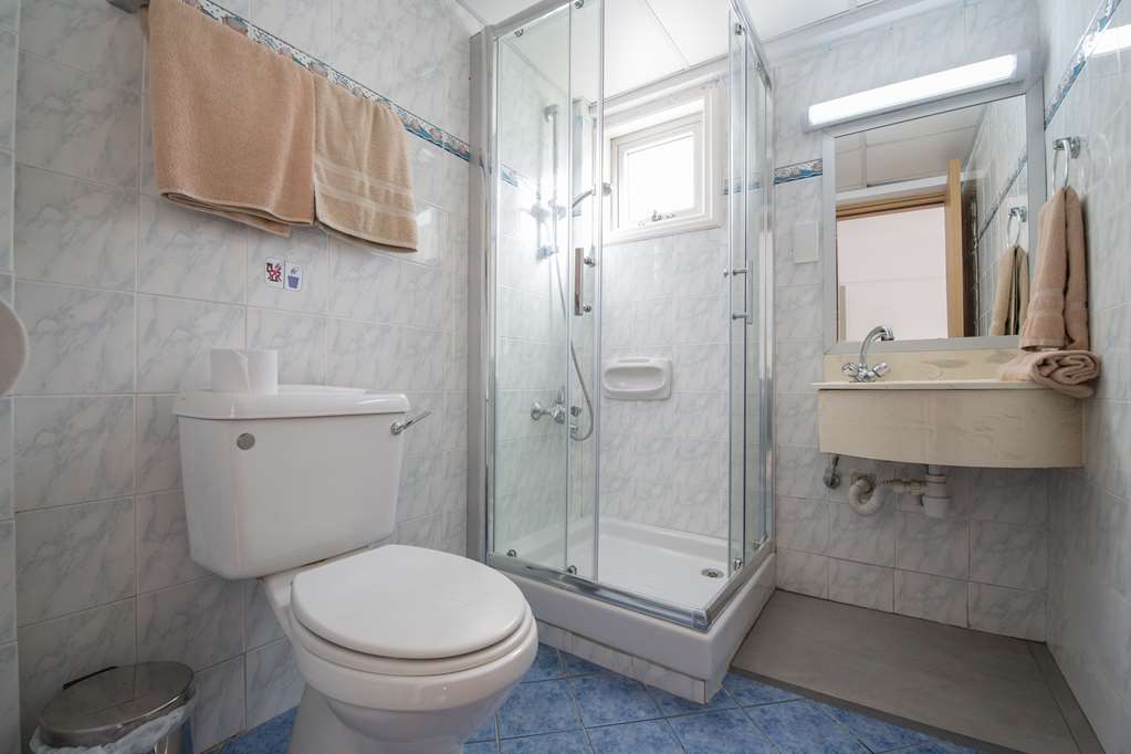 anthea hotel apartments