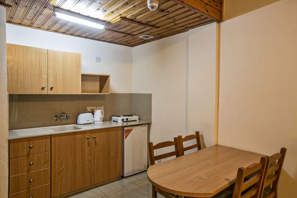 anthea hotel apartments