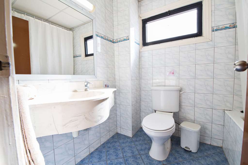 anthea hotel apartments