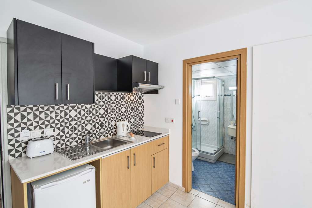 anthea hotel apartments