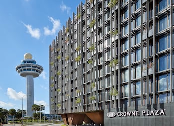 crowne plaza changi airport by ihg