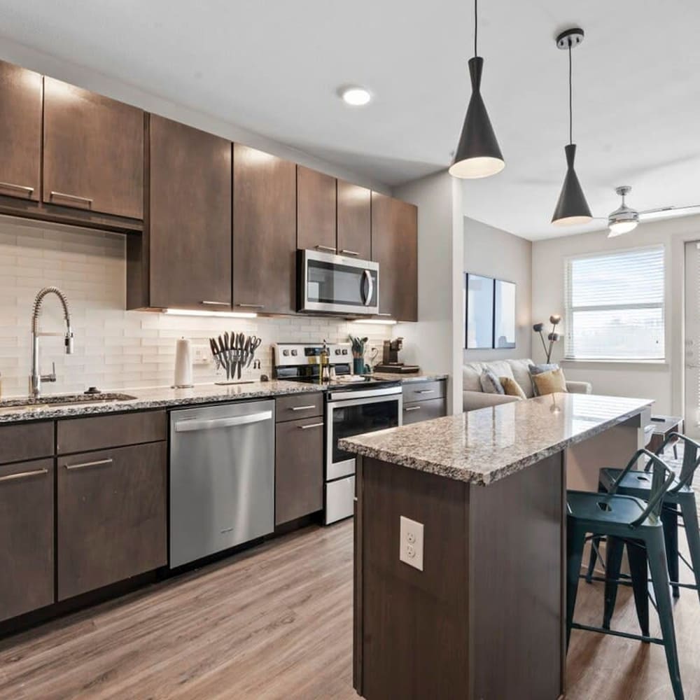 cozy 1br king suite close to downtown w fast wifi