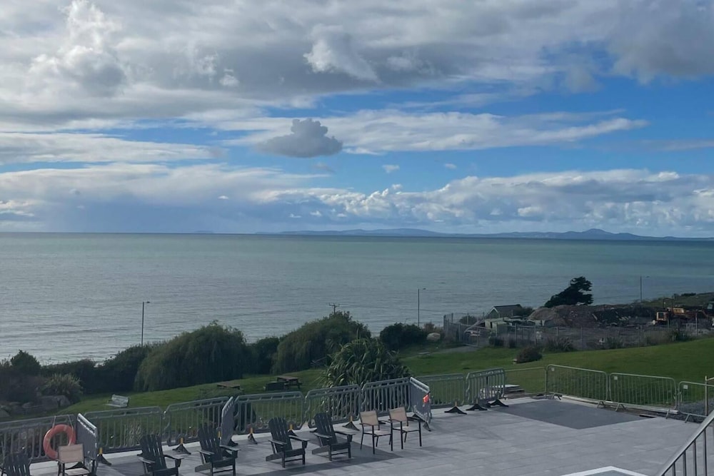 stunning hillside sea view 2 bed in barmouth