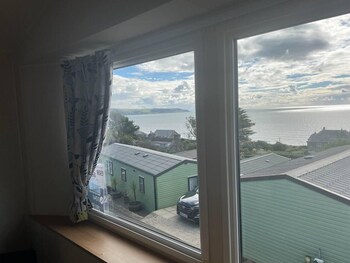 stunning hillside sea view 2 bed in barmouth