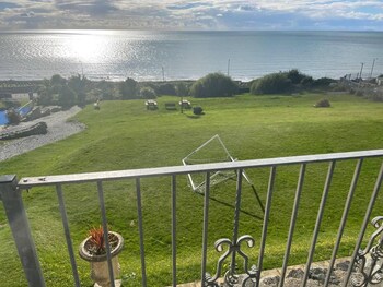 stunning hillside sea view 2 bed in barmouth