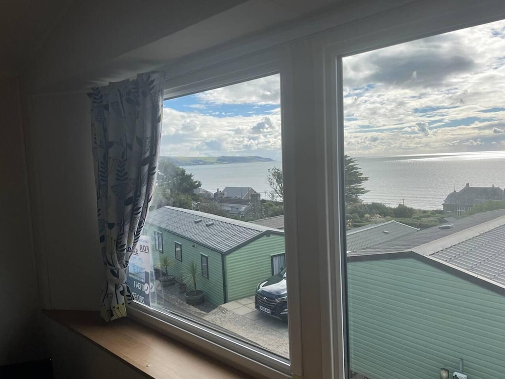 stunning hillside sea view 2 bed in barmouth