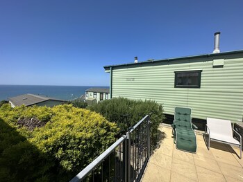 stunning hillside sea view 2 bed in barmouth