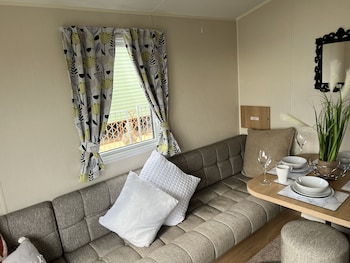 stunning hillside sea view 2 bed in barmouth