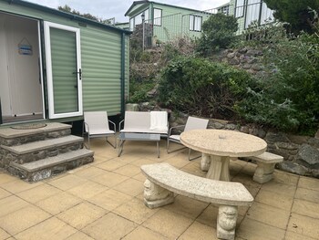 stunning hillside sea view 2 bed in barmouth