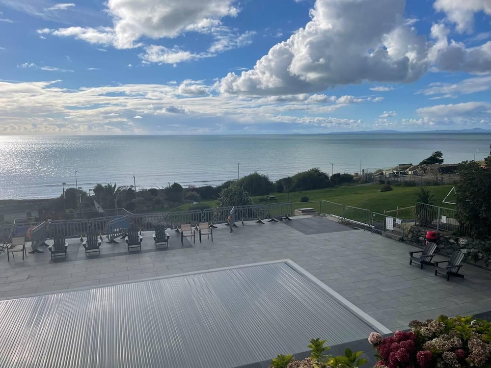 stunning hillside sea view 2 bed in barmouth