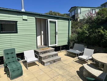 stunning hillside sea view 2 bed in barmouth