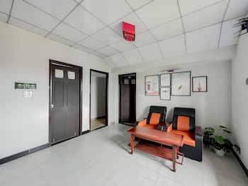 hoi an family room with swimming pool
