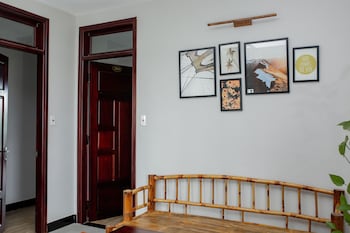hoi an family room with swimming pool