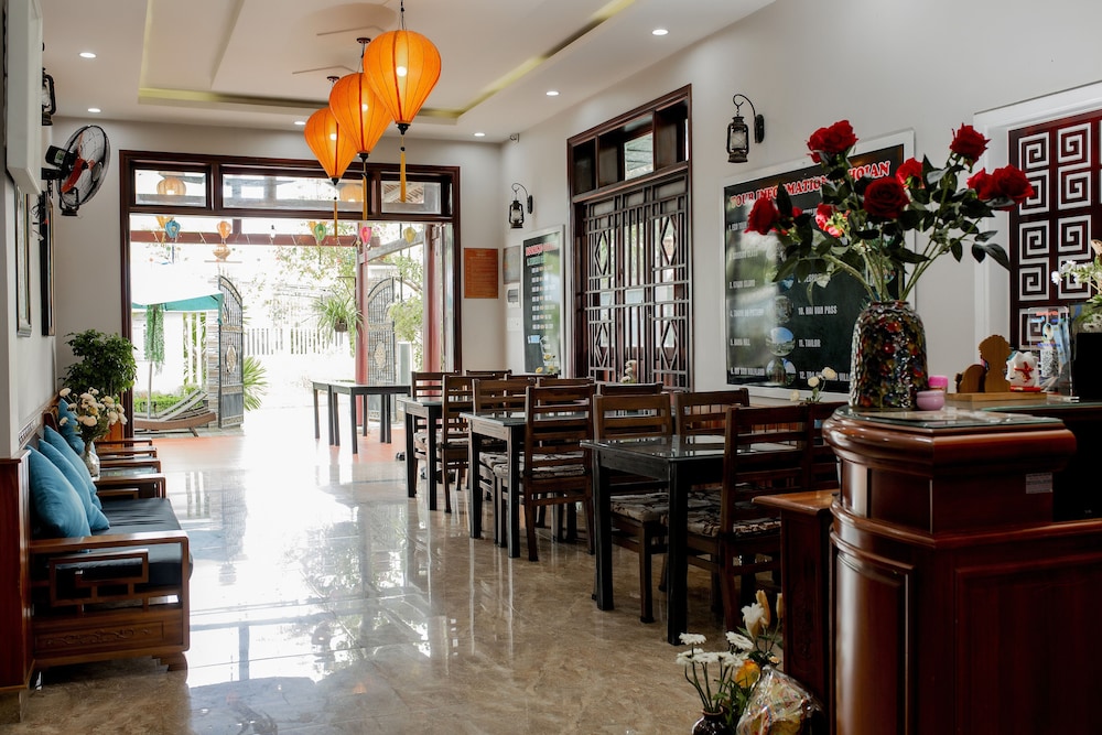 hoi an family room with swimming pool