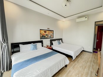 hoi an family room with swimming pool