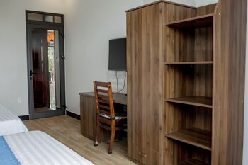 hoi an family room with swimming pool