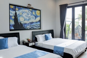 hoi an family room with swimming pool