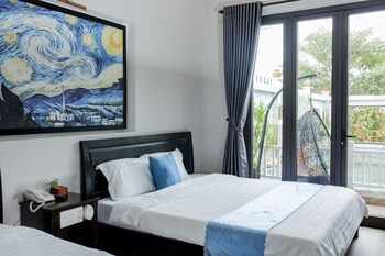 hoi an family room with swimming pool