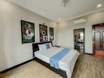 hoi an family room with swimming pool