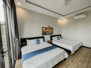 hoi an family room with swimming pool